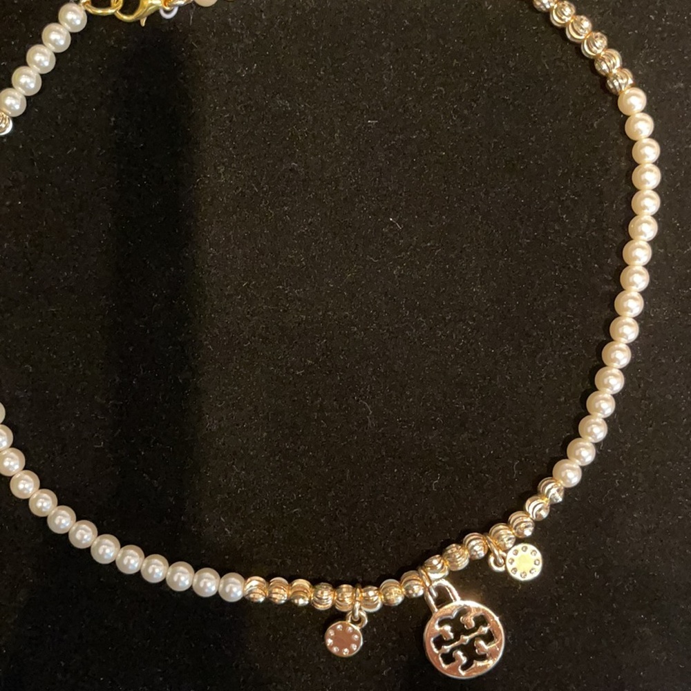 Gorgeous tory Burch pearl and gold Necklace! New🛍